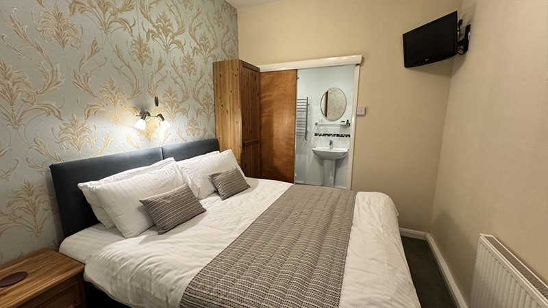 Double or Twin-Ensuite-Room 2